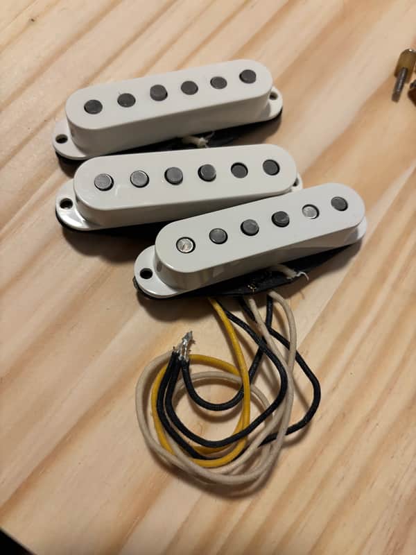 Fender Eric Johnson Stratocaster pickups