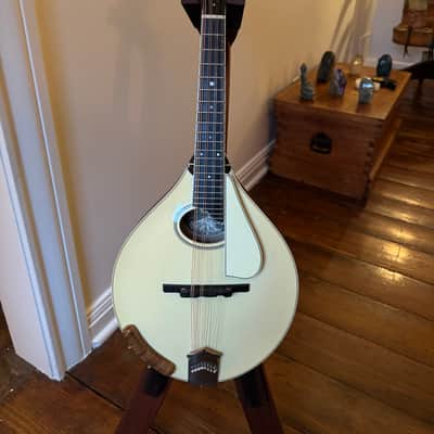 Collings MT2-0 Mandolin Cream Top 2021 - Two tone - cream top & cherry/mahogany stain image 1