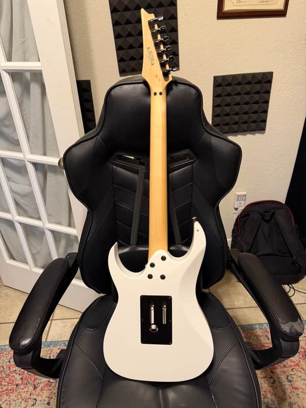 Ibanez RG350DX 2006 - White with Seymour Duncan JB's image 1
