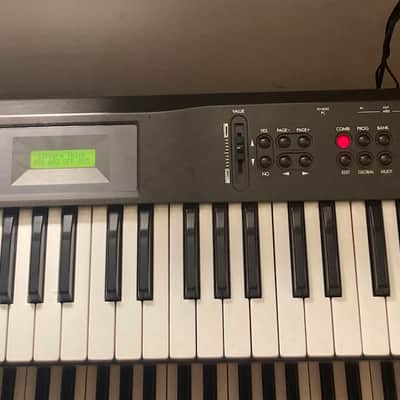 Shiny Korg X5 - 90s image 2
