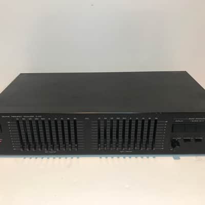 Luxman G-100 Black vintage ten band graphic equalizer with Dynamic AV control image 1