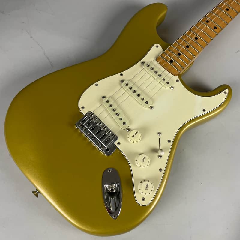 Fender Stratocaster 1974 - Gold - Refin Great player/ Great look, Deluxe G&G Black Tolex Fender hard case image 1