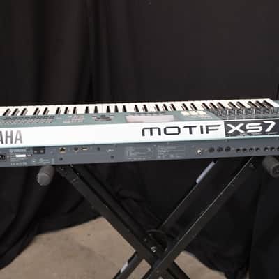 Yamaha Motif XS 7 Production Synthesizer 2000s - Gray image 4