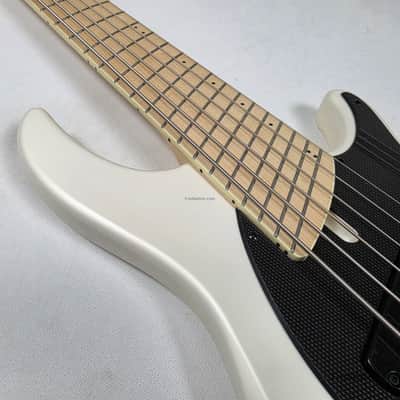 Dingwall NG3 6-String Matte Ducati White Pearl Bass w/ Bag 9.72lbs #19965B B-Stock image 15