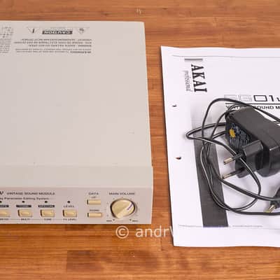 Akai SG01v 1995 - Vintage Synth Module Half Rack 1U - Synthesizer Moog, Oberheim, Roland, Sequential, Yamaha