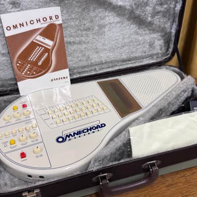 Suzuki OM-27 Omnichord 1980s image 3