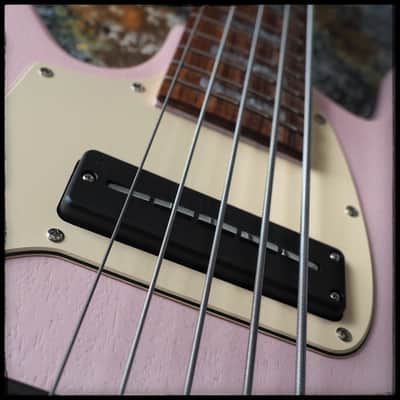 Serek 5-String Midwestern 2 Bass (Left Handed) – Shell Pink image 9