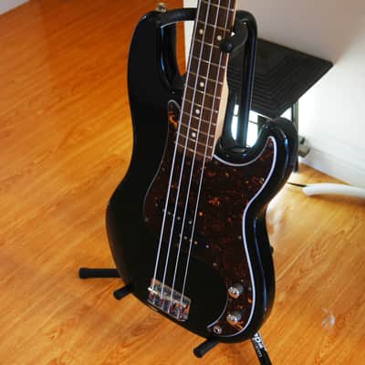 Fender Standard Precision Bass Made in Mexico - Black MIM image 3