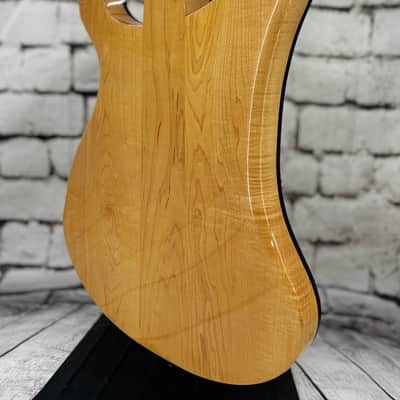 1985 Rickenbacker 4003 - Mapleglo with Black Hardware / Black Trim image 11
