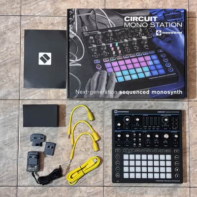Novation [NOS - New Old Stock] Circuit Mono Station - Paraphonic Analogue Synthesizer 2017 - 2021 - Complete with Box, Manual, Cables, Adaptor image 3