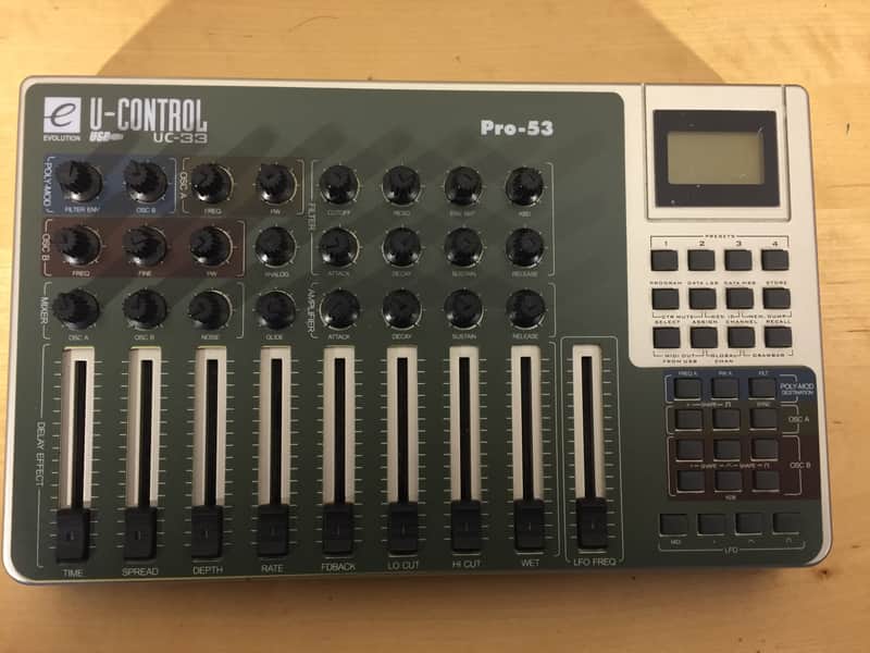 Evolution U-Control UC-33 Midi Controller + Overlays | Reverb