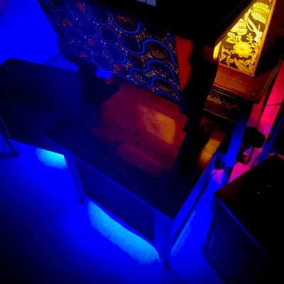 Rotary Connection Wild 1x10 guitar speaker cabinet on legs! Semi closed. Real wood. Lights up. Vintage CTS 10” Alnico speaker. One of a kind / one off. 2026 - Wood image 18