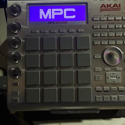 Akai MPC Studio Music Production Controller V1 2012 - 2019 - Grey image 2