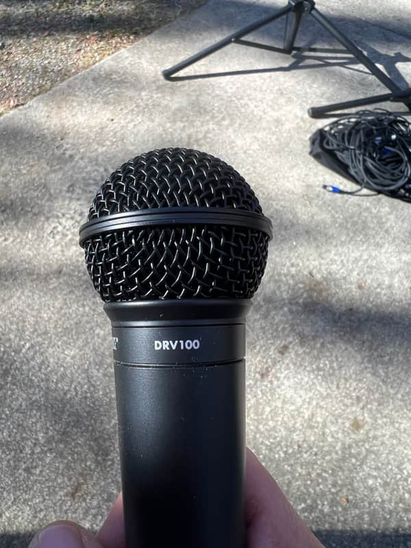 Digital Reference DRV100 Dynamic Cardioid Handheld Microphone 2010s - Black image 1