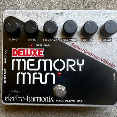 Electro-Harmonix Deluxe Memory Man Guitar Effects Pedal with EHX Power Supply image 2