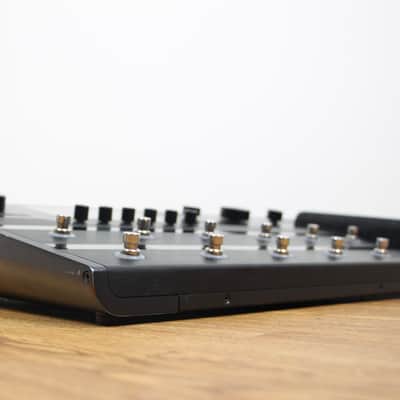 Line 6 Helix Floor Multi-Effects Guitar Processor image 3