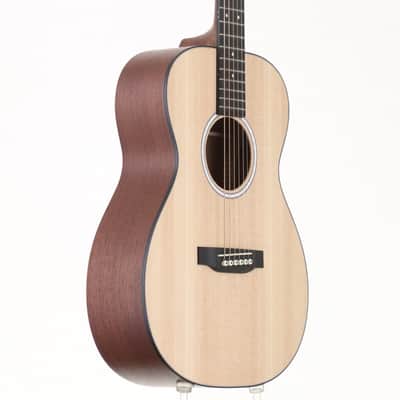 Martin 000JR-10 Martin Acoustic Guitar, Folk Guitar, OOO Junior [2749594] (06/22) image 8