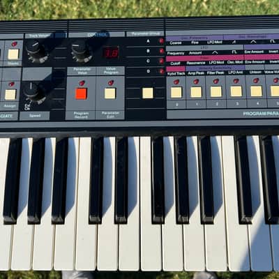 Sequential Multi-Trak 61-Key 6-Voice Polyphonic Synthesizer 1985 - 1987 - Black image 2