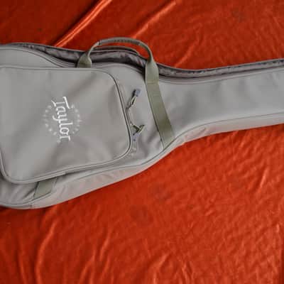 Taylor Steelstring Dreadnought guitar Academy 10e with pickup system+Taylor gig bag * sounds/plays/looks great * top quality made in Mexico * a fine player's instrument for a good price image 4