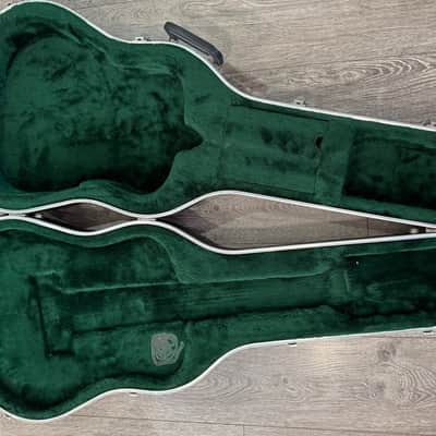 Martin Molded Hard Shell Case for Acoustic Guitar w/ Green Interior image 6
