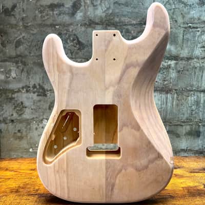 DIY Swamp Ash SSS Strat Body Primed Ready For Solid Color Paint READ DESCRIPTION image 2