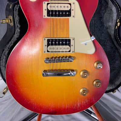 Epiphone Les Paul Classic 2020 - 2025 - Heritage Cherry Sunburst image 3