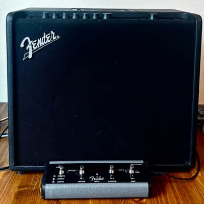 Fender Mustang GT100 Combo Modeling Amp With MGT-4 Footswitch Bild 1