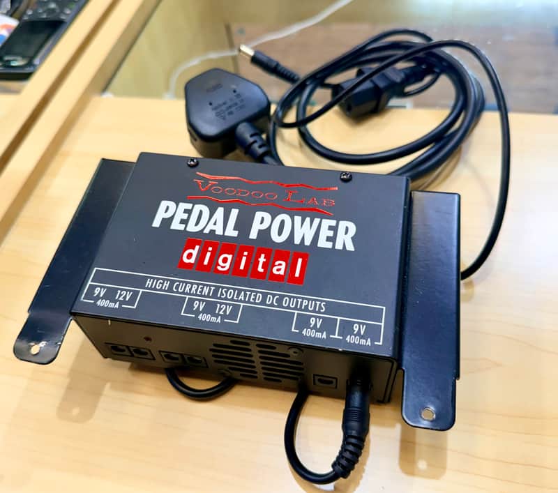 🎸 Voodoo Lab Pedal Power Digital USA Isolated Pedalboard Power Supply  🎸 image 1