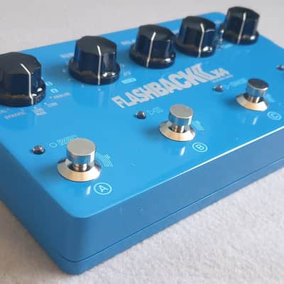 TC Electronic Flashback X4 Delay & Looper 2011 - 2019 - Blue image 4
