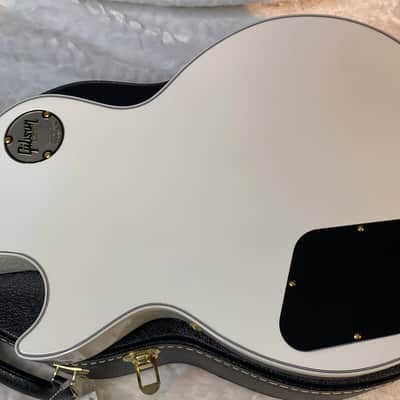 NEW! Gibson Les Paul Custom - Alpine White - Ebony Board - Authorized Dealer - 10.1 lbs - G06424 image 9
