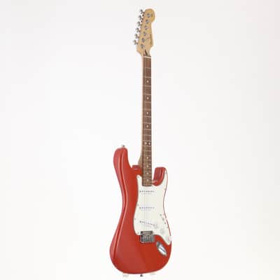 Fender Player Stratocaster with Pau Ferro FB in Sonic Red (2018) [MX18045311] (05/18) image 14