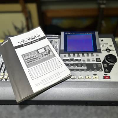 Roland VS-1824CD 24-Bit Digital Studio Workstation 2002 - 2003 - Gray