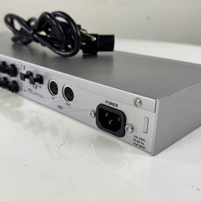 Alesis DEQ830 Programmable Digital Graphic Equalizer image 3
