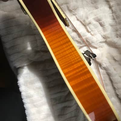 Larrivee F-33 Mandolin Sunburst image 7