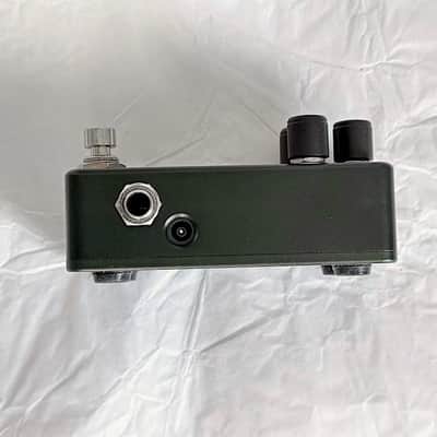 One Control Hooker's Green Bassmachine first edition complete image 5