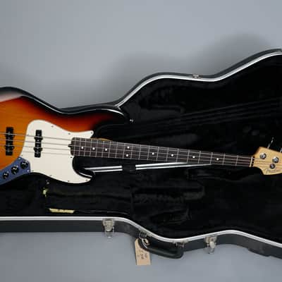 Fender American Standard Jazz Bass 2004 - Three Tone Sunburst image 11