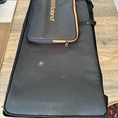 Roland SC-G88W3 Gold Series Semi-Rigid 88-Key Keyboard Case with Wheels