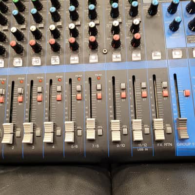 Yamaha MG12XU 12-Channel Analog Mixer 2016 - Present - Black image 2