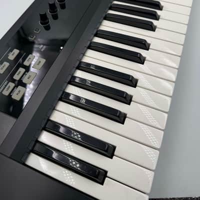 Native Instruments Komplete Kontrol S49 Keyboard Controller | Reverb