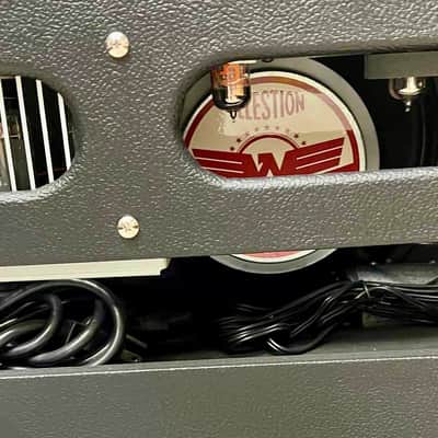 Fender Hot Rod Deluxe IV 3-Channel 40-Watt 1x12" Guitar Combo 2018 - Present - Black image 3