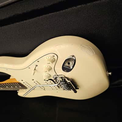 Fender Richie Sambora Signature Standard Stratocaster 1994 - 2002 - Arctic White image 11