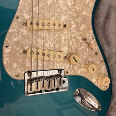 Fender 2018 Elite Stratocaster Ebony finger board 2018 - Ocean turquoise metallic image 6