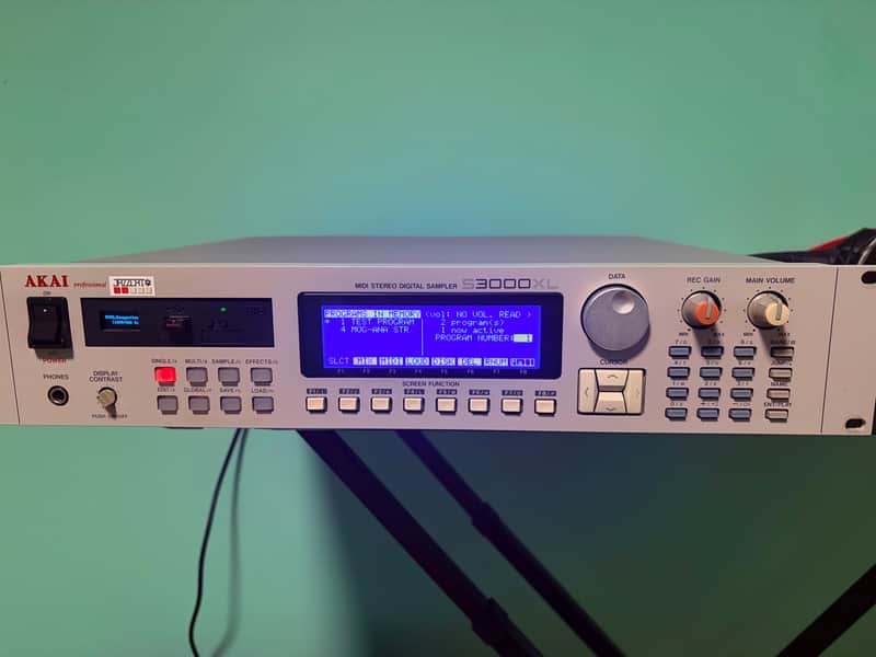 Akai S3000XL MIDI Stereo Digital Sampler 1996 - White