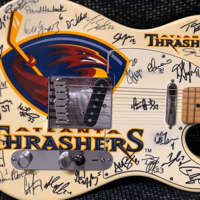 Fender US Telecaster NHL 2000 Atlanta Thrashers Team autographed Guitar image 5