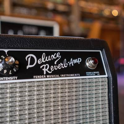 Fender Vintage Reissue '65 Deluxe Reverb image 7