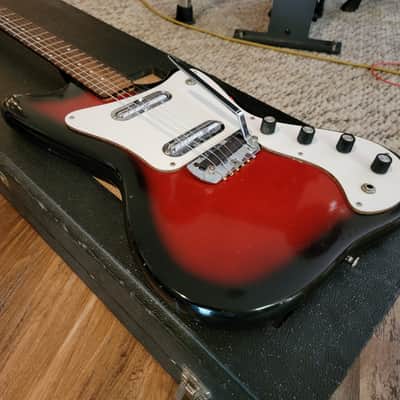 Silvertone 1452 Hornet Electric Guitar Amp In Case 1967 Red Burst All Original Great Condition image 5