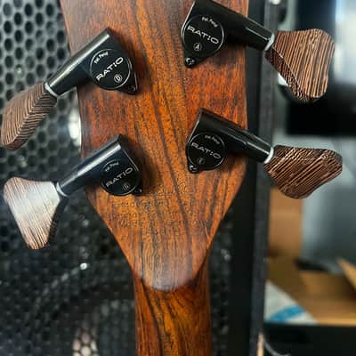Warwick Dolphin 4-string bass image 10