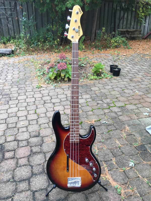 Line 6 Variax 700 Bass Sunburst | Reverb Canada