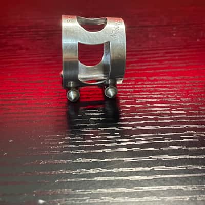 Buffet Crampon Bb Clarinet 2 Screwed Silver Plate Ligature image 4