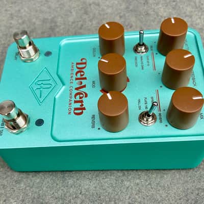 Universal Audio Del-Verb Ambience Companion 2023 - Present - Seafoam Green image 3